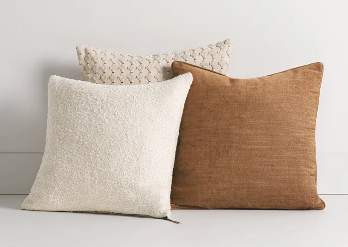 Accent pillow set